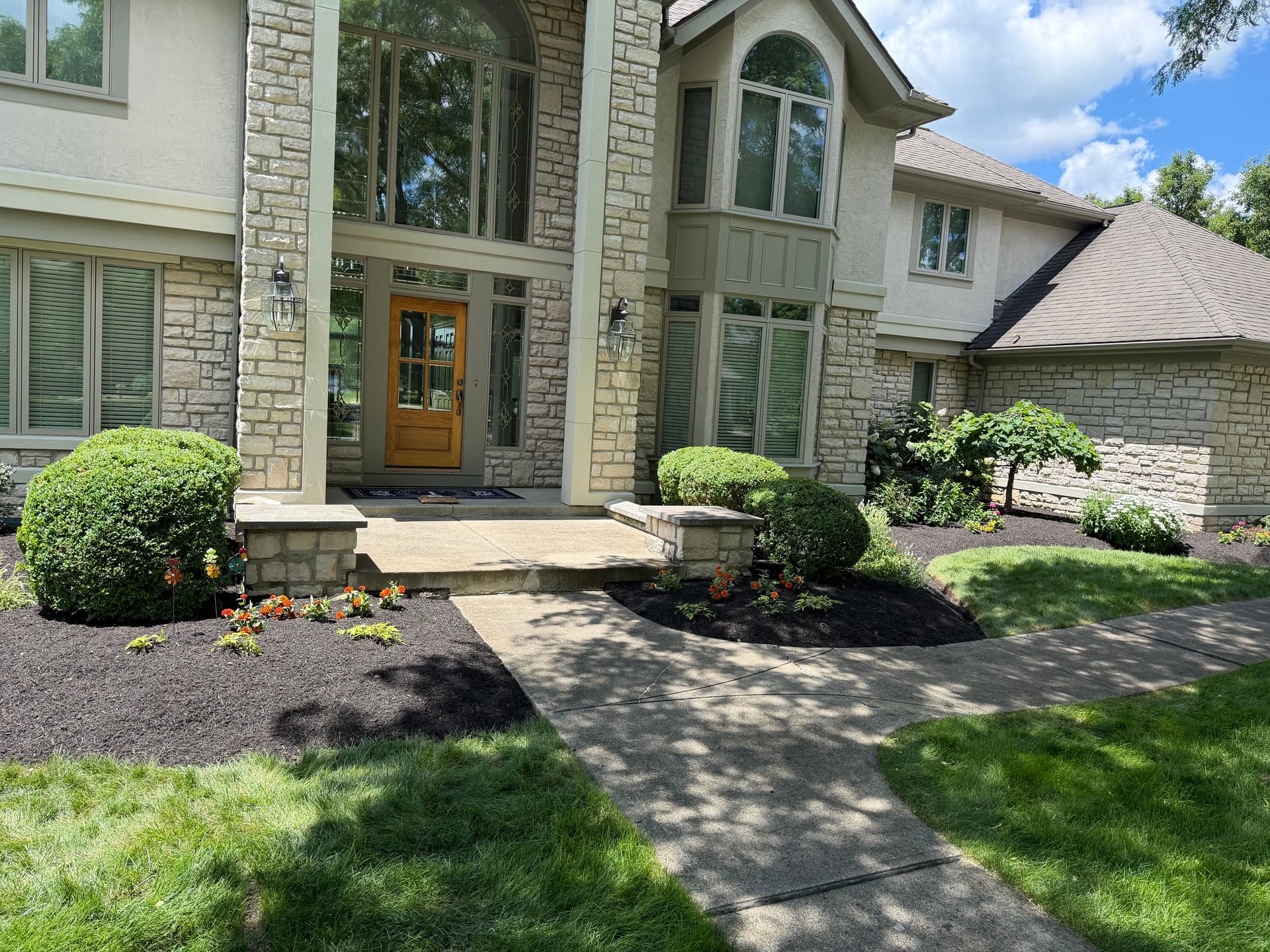 Gallery photos for Bed Cleanup, Shrub Pruning, and Black Mulch Install in Blacklick Ohio: Image #5