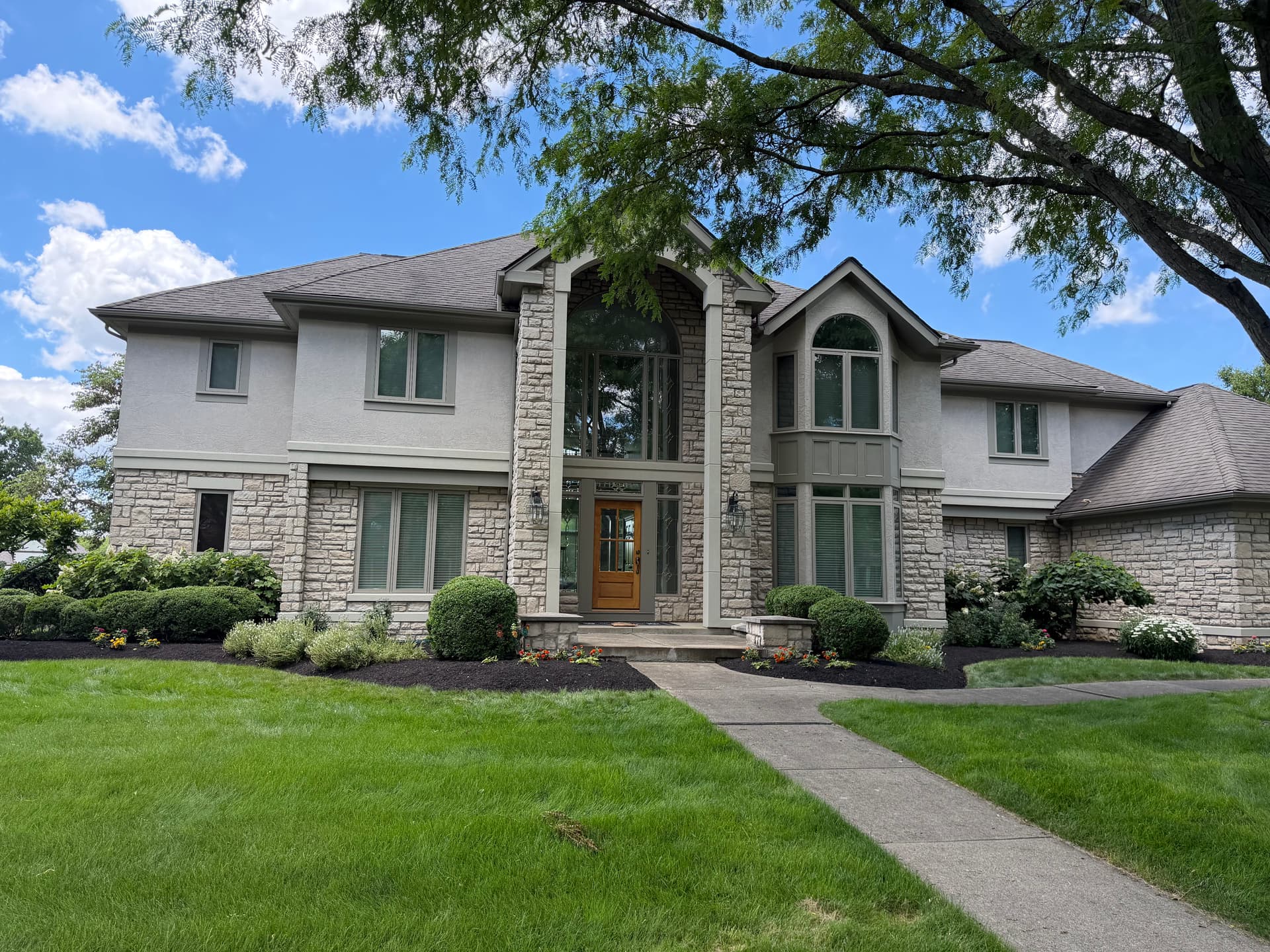 Gallery photos for Bed Cleanup, Shrub Pruning, and Black Mulch Install in Blacklick Ohio: Image #2