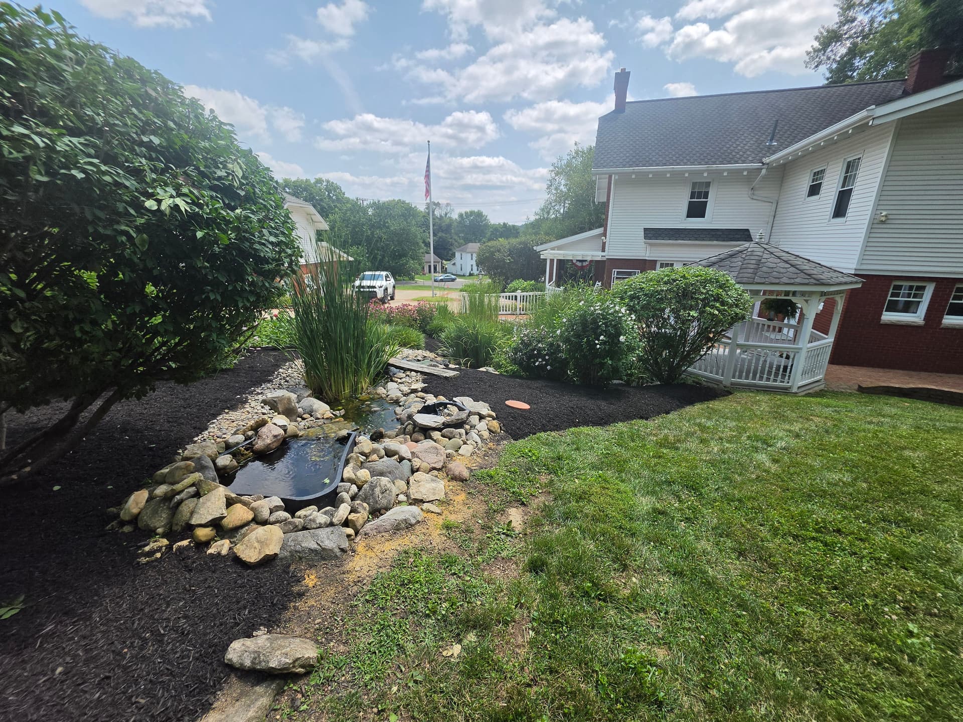 Gallery photos for Flower Bed Cleanup and Fresh Mulch in Bremen: Image #3