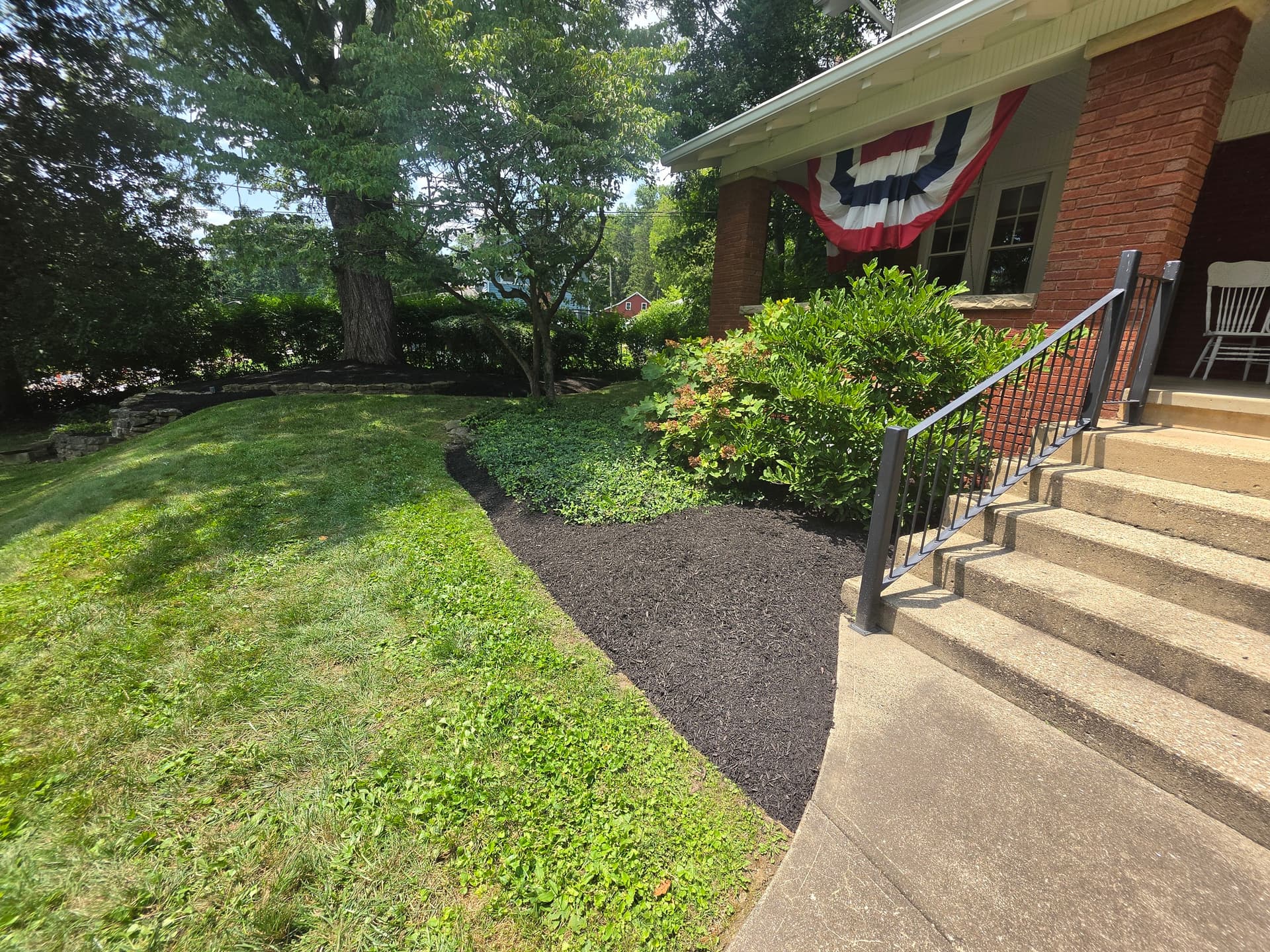 Gallery photos for Flower Bed Cleanup and Fresh Mulch in Bremen: Image #8