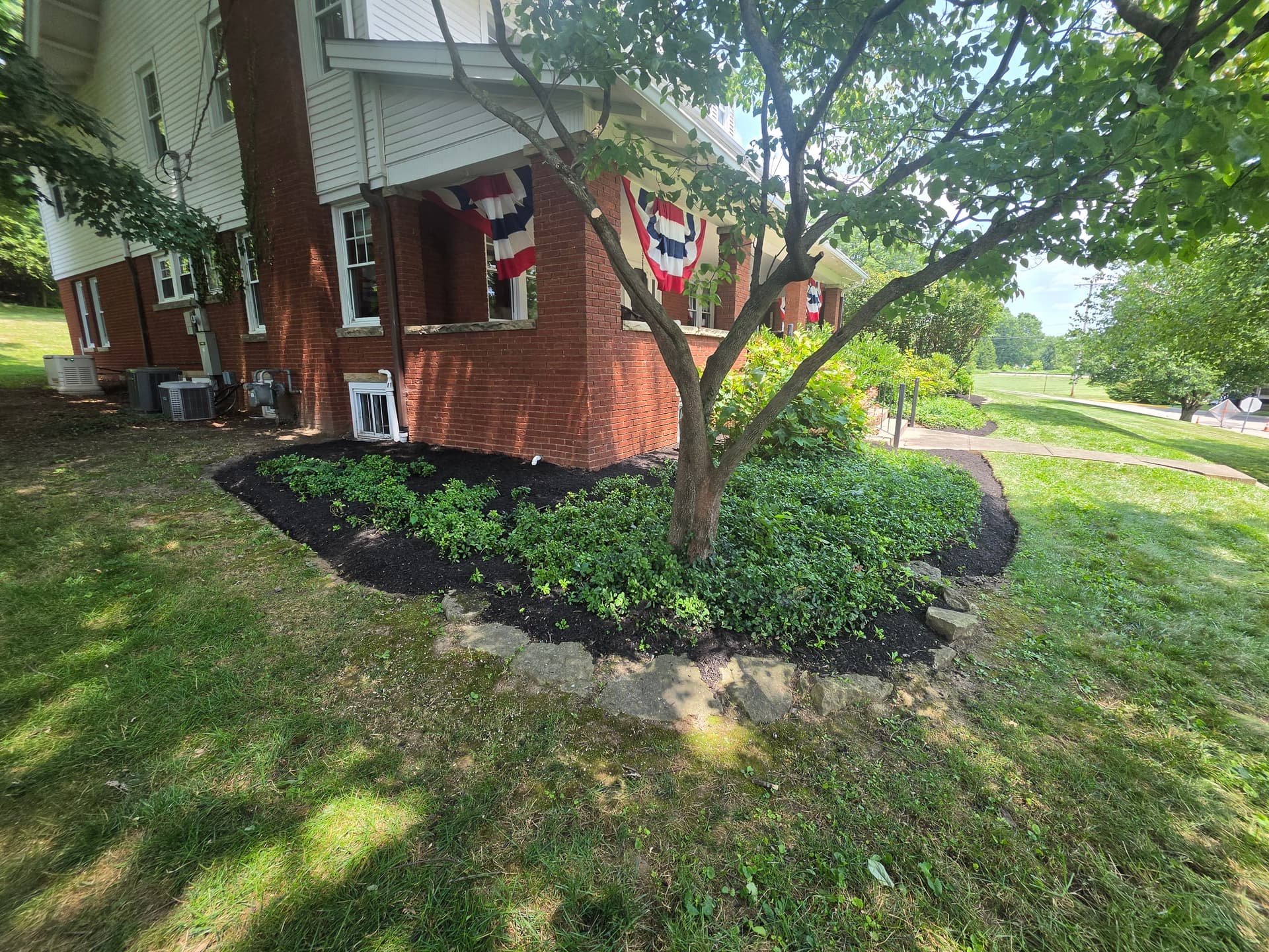 Gallery photos for Flower Bed Cleanup and Fresh Mulch in Bremen: Image #5
