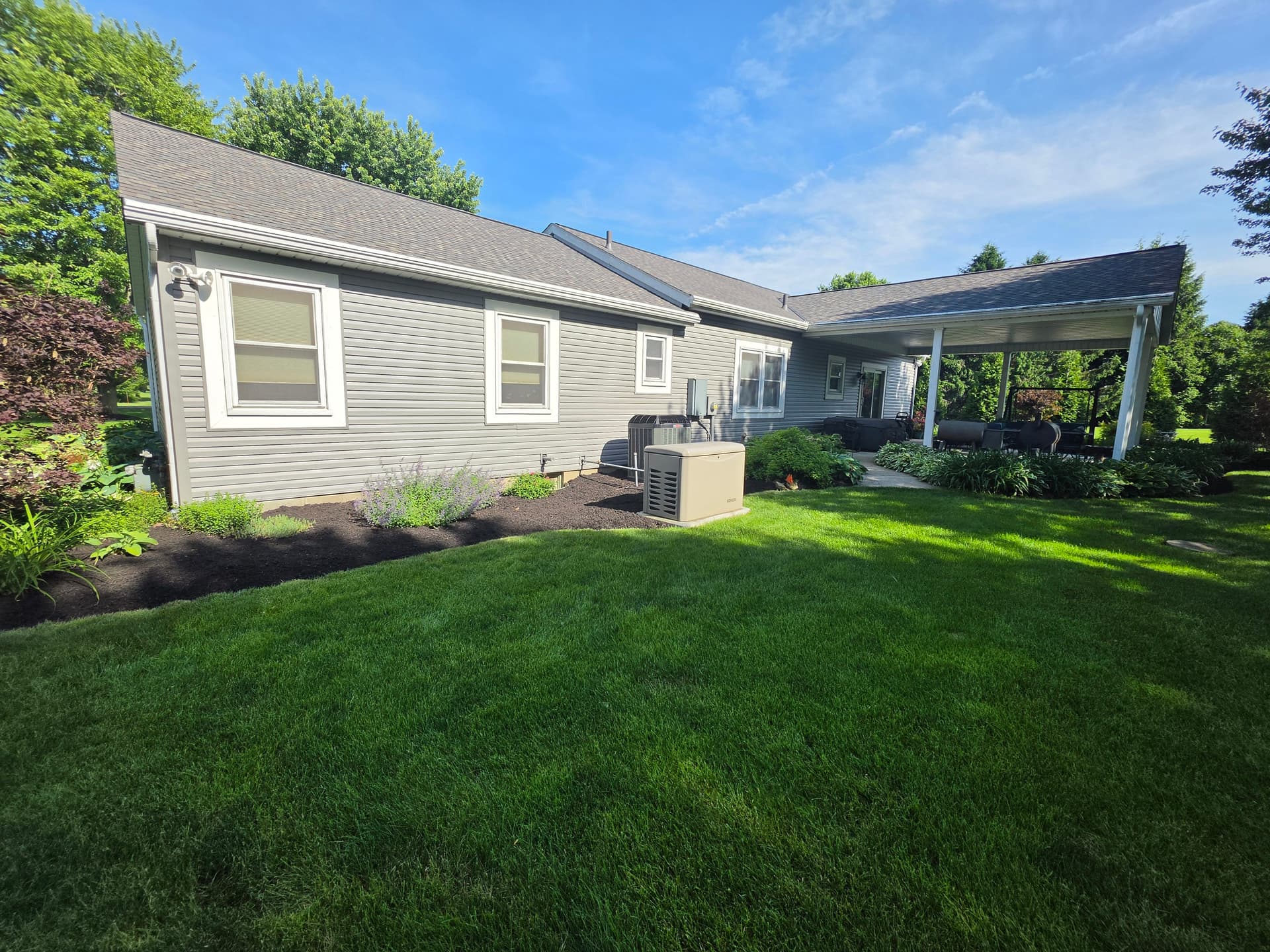 Gallery photos for Fresh Mulch and Clean Beds Keep This Landscape Looking Sharp: Image #4